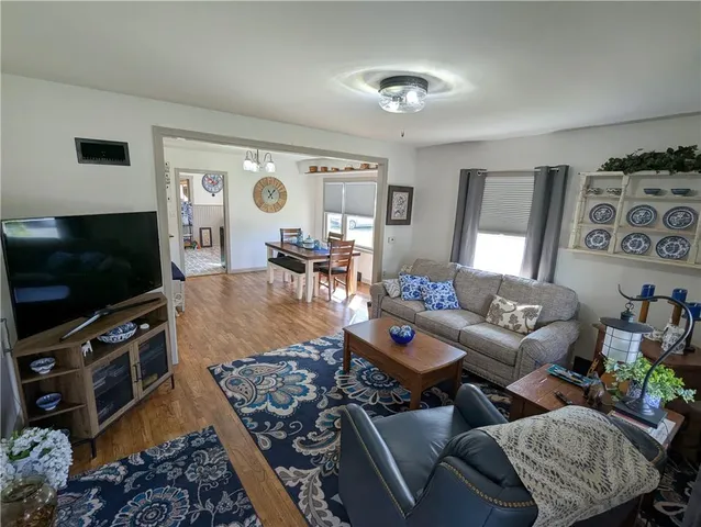 $170,000 | 407 South 1st Street, Hiawatha, KS 66434