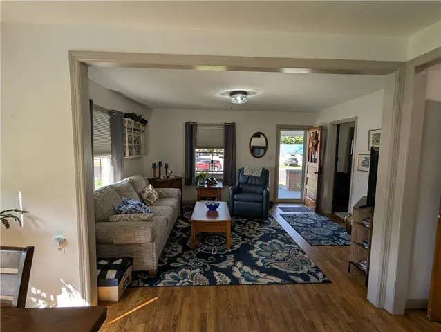 $170,000 | 407 South 1st Street, Hiawatha, KS 66434