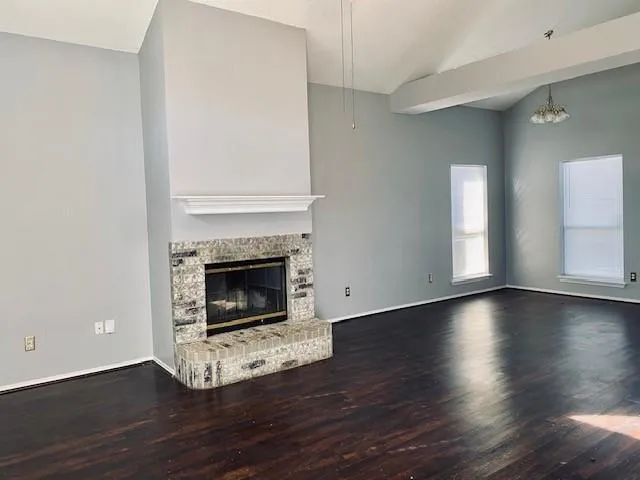 $2,050 | 731 Valley Spring Drive, Arlington, TX 76018