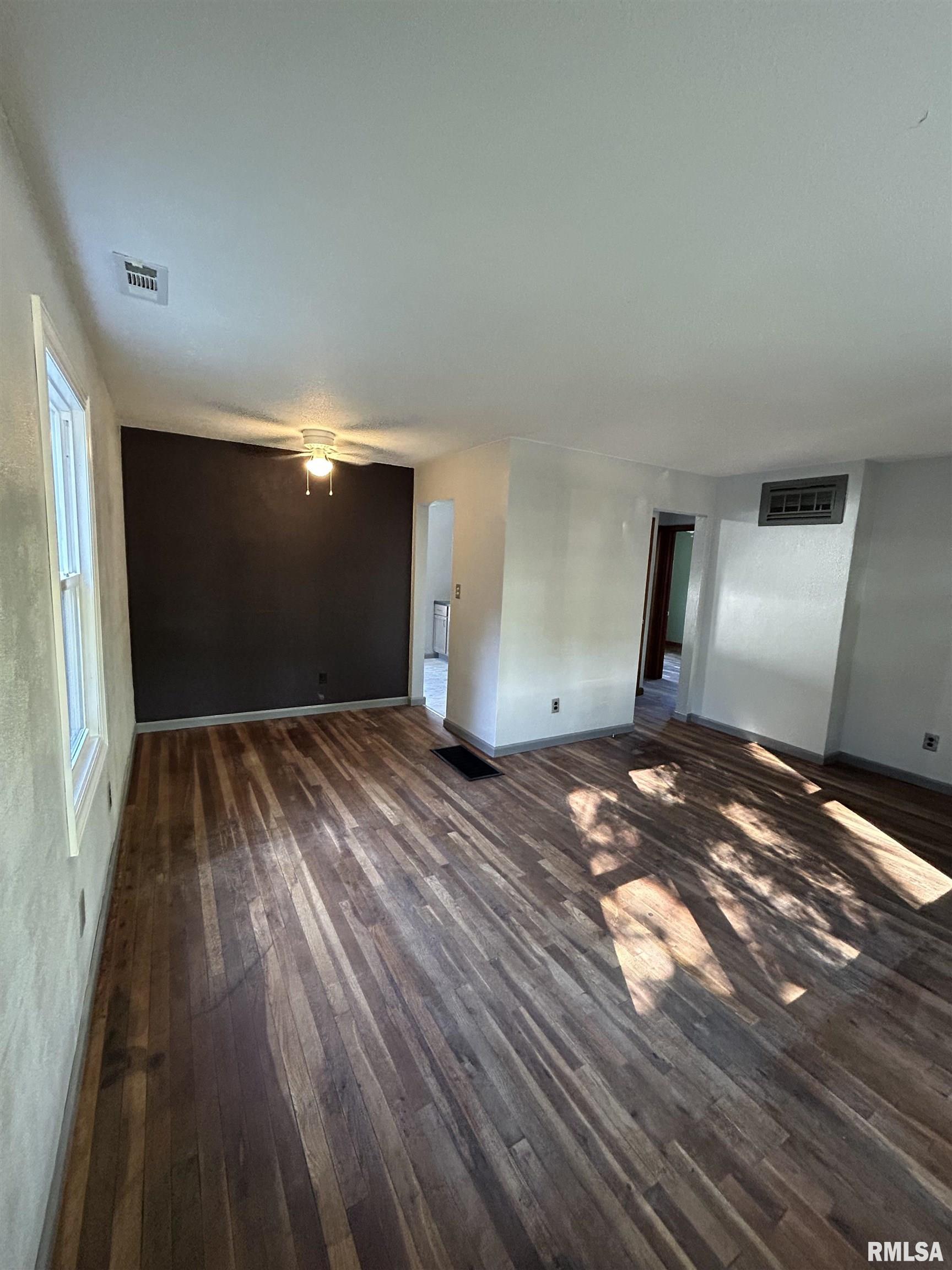 5 Manor Court Springfield, IL 62703 - Photo 3 of 19