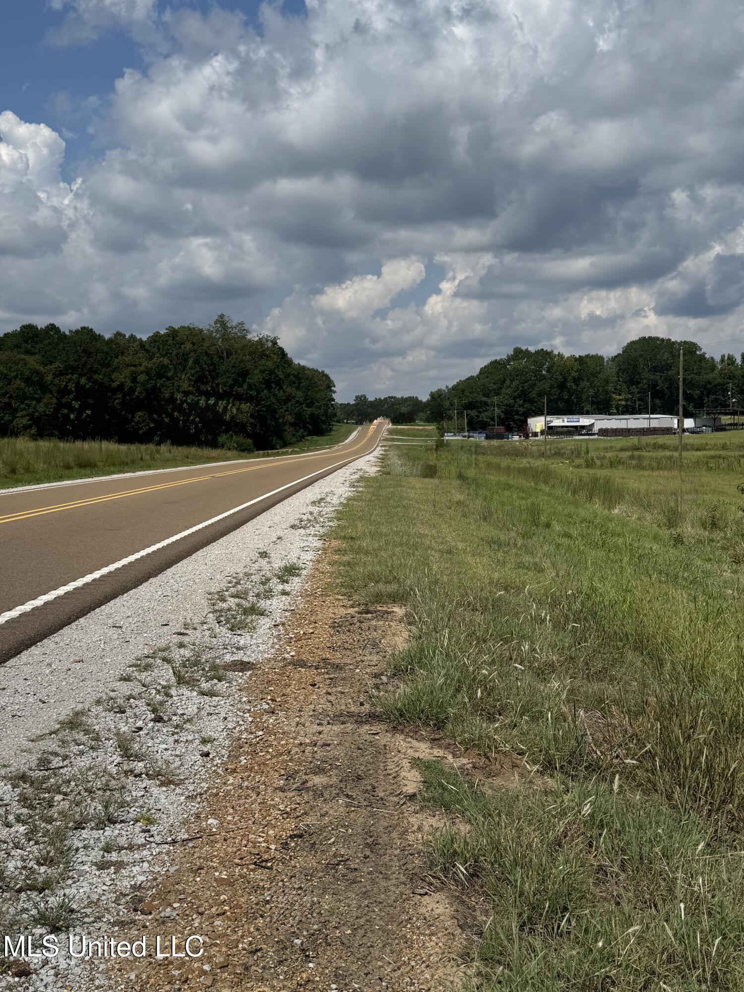 C2 Ms-16 Benton, MS 39039 - Photo 5 of 7 IMG_8897