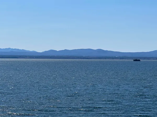 $349,900 | 41 Lake Drive, South Hero, VT 05486