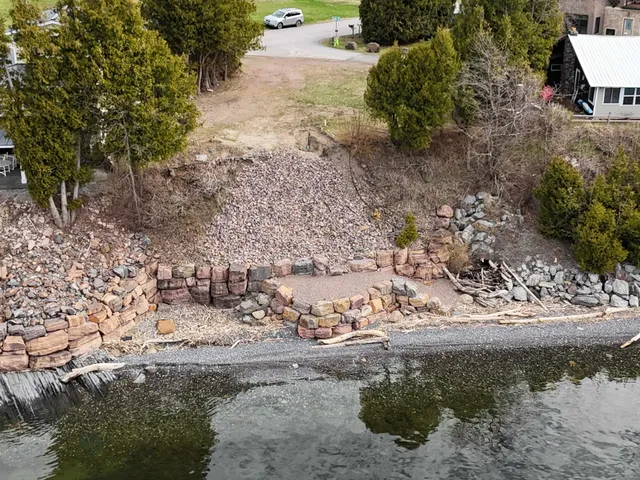 $349,900 | 41 Lake Drive, South Hero, VT 05486