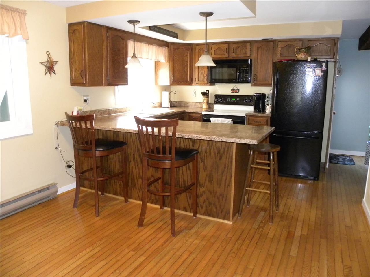8 Old Coach Road Londonderry, NH 03053 - Photo 2 of 17