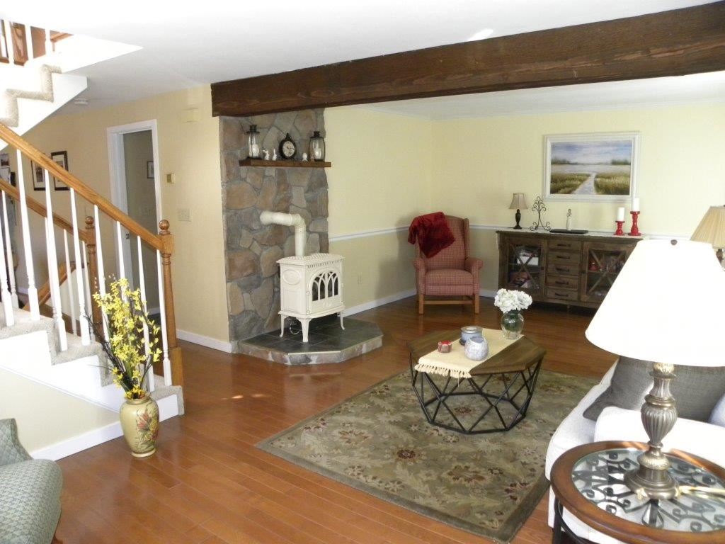 8 Old Coach Road Londonderry, NH 03053 - Photo 6 of 17