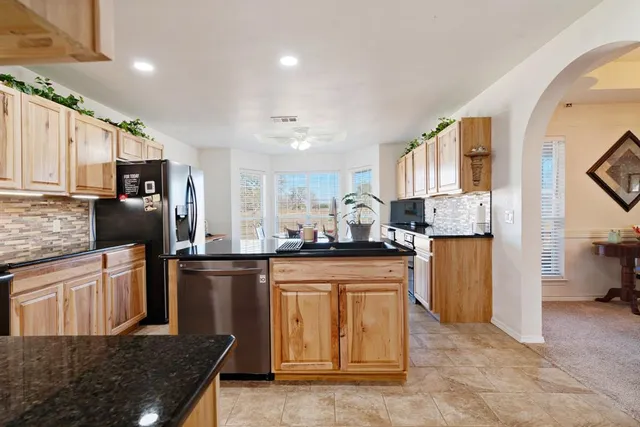 $419,900 | 214 1501st Spur, Pattonville, TX 75468