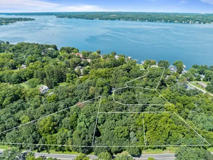 $10,995,000 | W2908 Walcowis Drive, Linn, WI 53147
