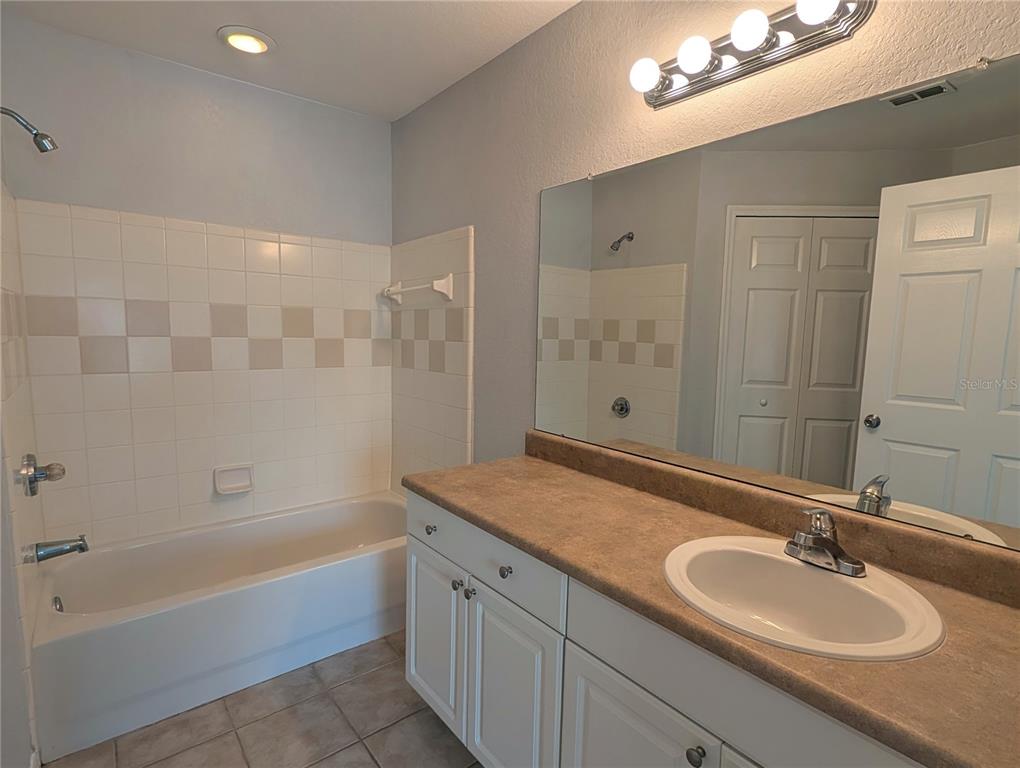 5500 Rosehill Road, Unit 201 Sarasota, FL 34233 - Photo 6 of 21 Gallery Image 6