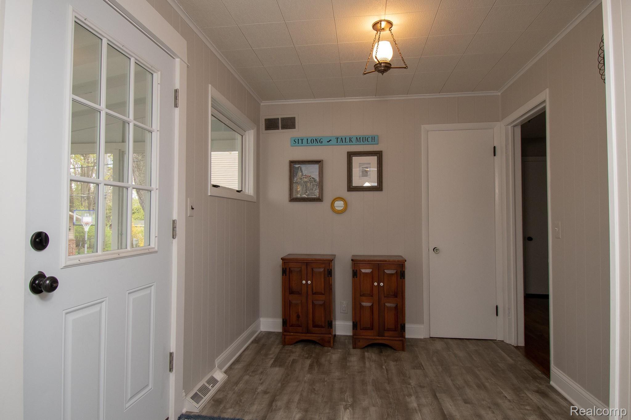 274 Red Oak Lane Rochester, MI 48307 - Photo 9 of 24 red oak 6.jpg