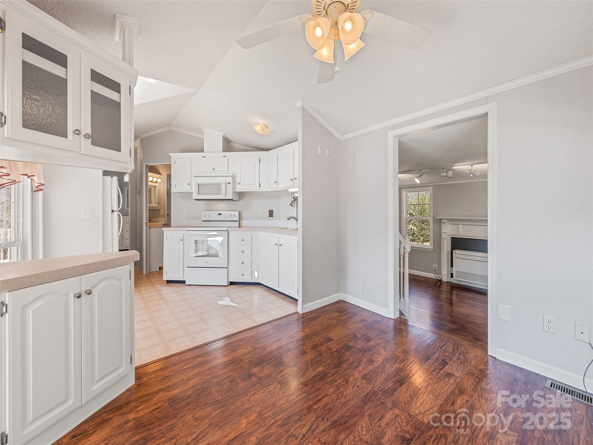 93 Merry Way Clyde, NC 28721 - Photo 10 of 24 Gallery Image 10