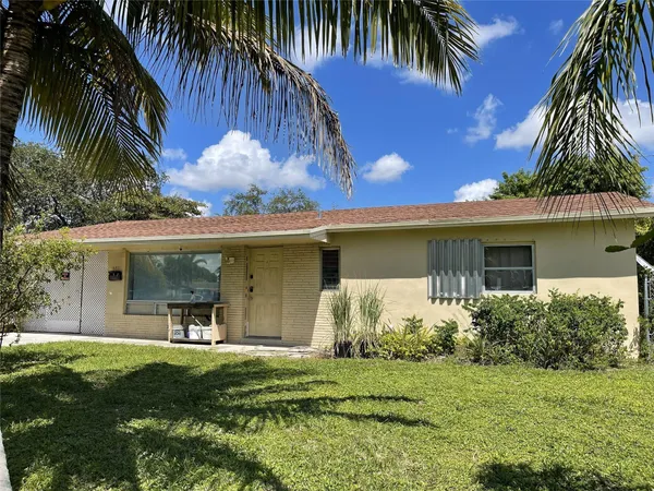 $385,000 | 671 Northwest 38th Street, Deerfield Beach, FL 33064
