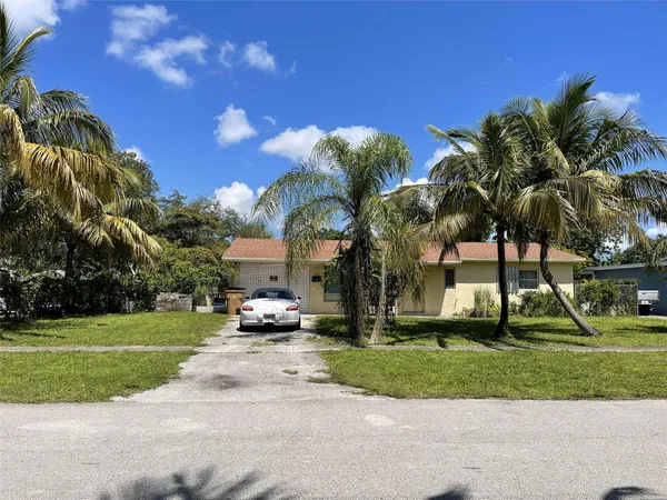 $385,000 | 671 Northwest 38th Street, Deerfield Beach, FL 33064