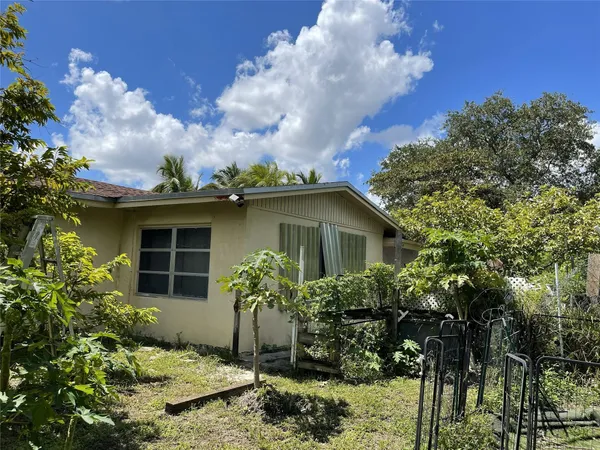$385,000 | 671 Northwest 38th Street, Deerfield Beach, FL 33064
