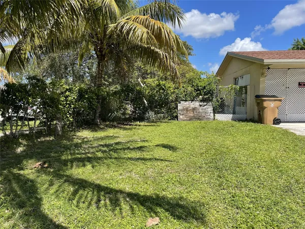 $385,000 | 671 Northwest 38th Street, Deerfield Beach, FL 33064