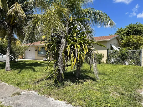 $385,000 | 671 Northwest 38th Street, Deerfield Beach, FL 33064
