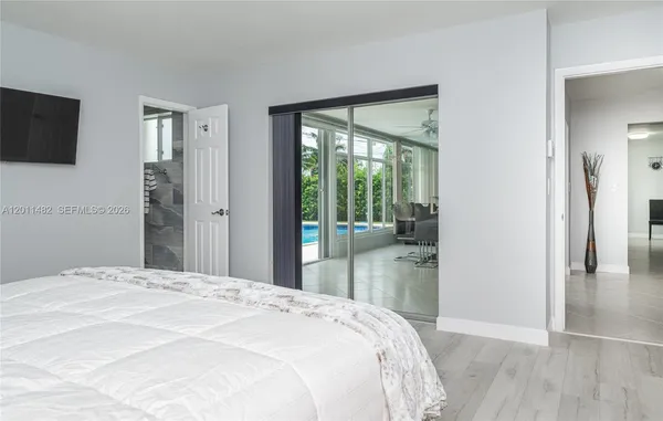 $5,000 | 810 South Rainbow Drive, Hollywood, FL 33021