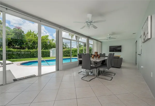 $5,000 | 810 South Rainbow Drive, Hollywood, FL 33021