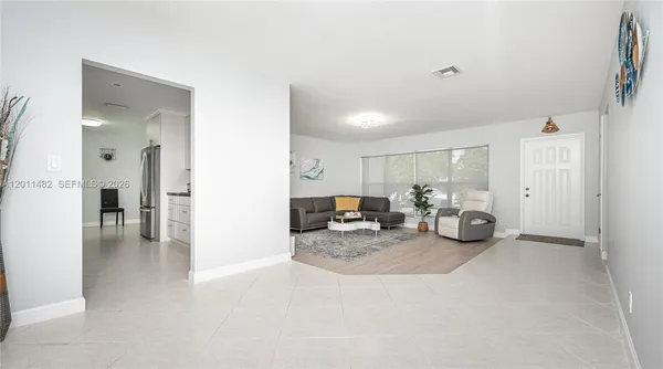 $5,000 | 810 South Rainbow Drive, Hollywood, FL 33021