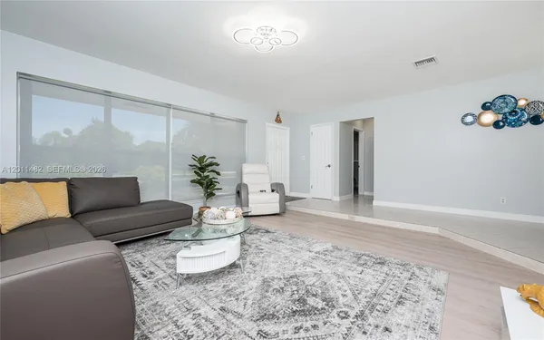 $5,000 | 810 South Rainbow Drive, Hollywood, FL 33021