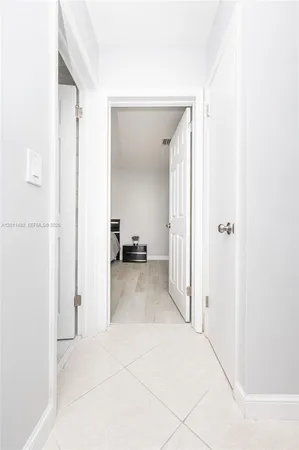 $5,000 | 810 South Rainbow Drive, Hollywood, FL 33021