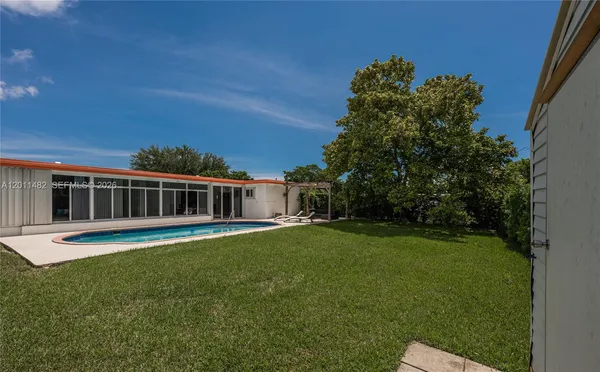 $5,000 | 810 South Rainbow Drive, Hollywood, FL 33021