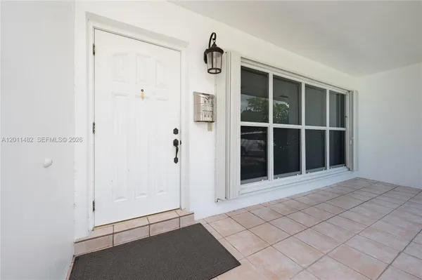 $5,000 | 810 South Rainbow Drive, Hollywood, FL 33021