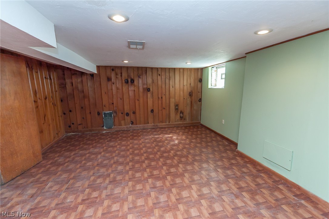 2212 Barrington Road Cleveland, OH 44118 - Photo 35 of 35