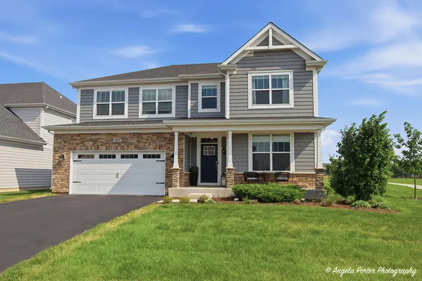 $1,075,000 | 220 Hoffmann Drive, Buffalo Grove, IL 60089