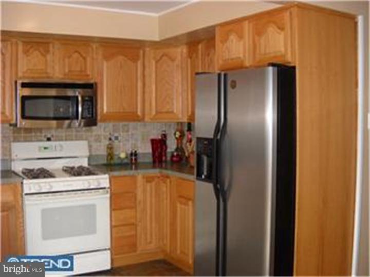 3245 Morning Glory Road Philadelphia, PA 19154 - Photo 3 of 12
