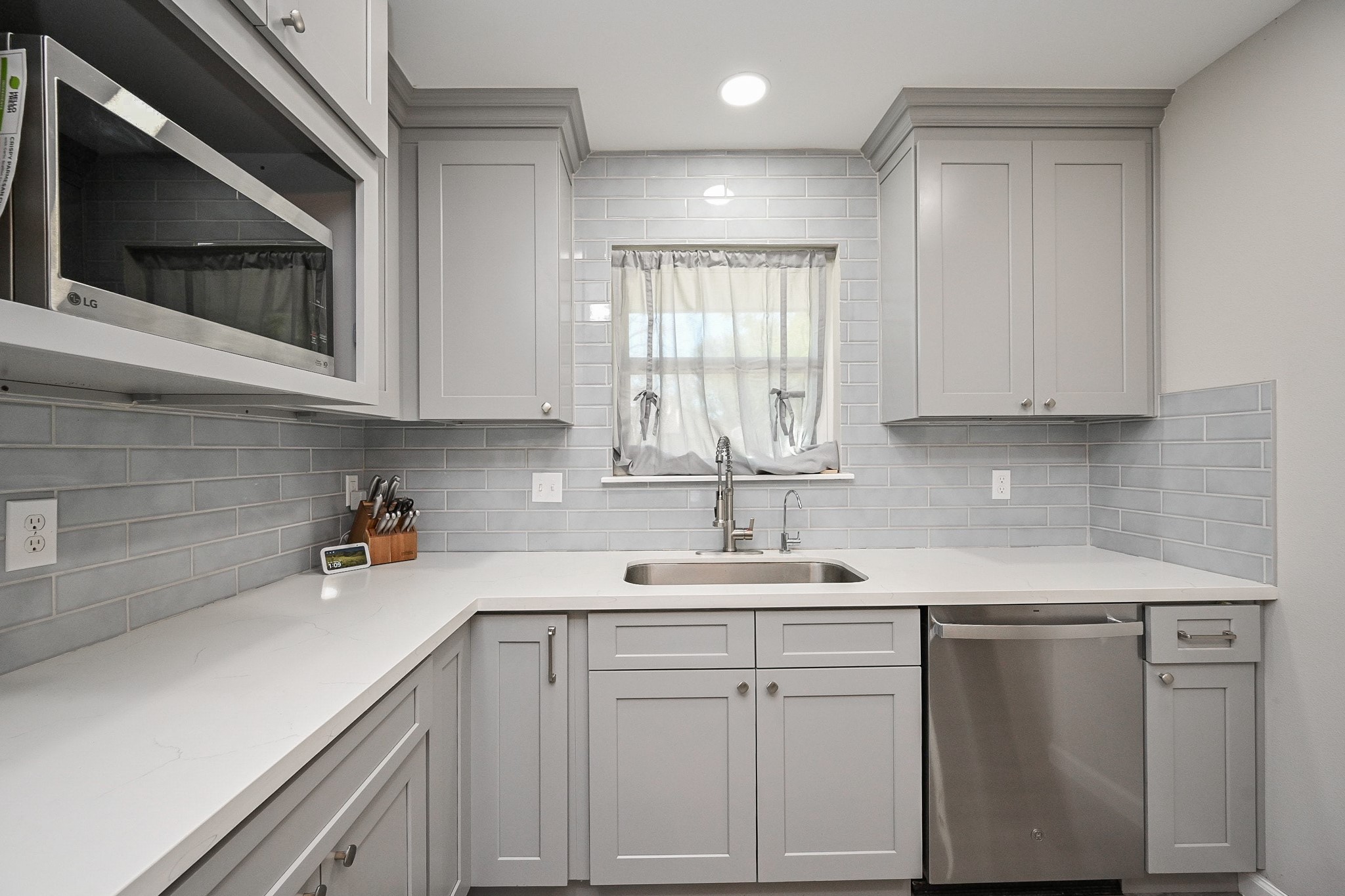 2122 Crosscoach Lane Katy, TX 77449 - Photo 11 of 30