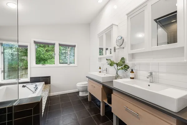 $3,049,000 | 995 Brush Hill Road, Milton, MA 02186