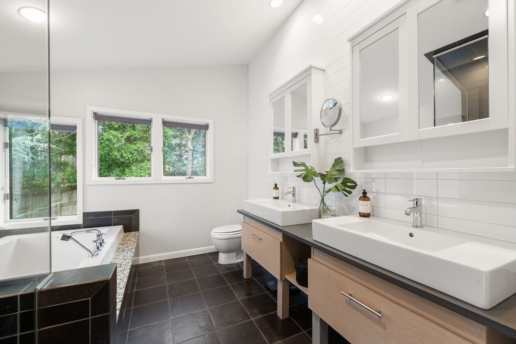 995 Brush Hill Road Milton, MA 02186 - Photo 19 of 42