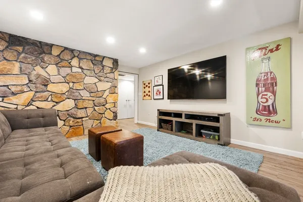 $3,049,000 | 995 Brush Hill Road, Milton, MA 02186