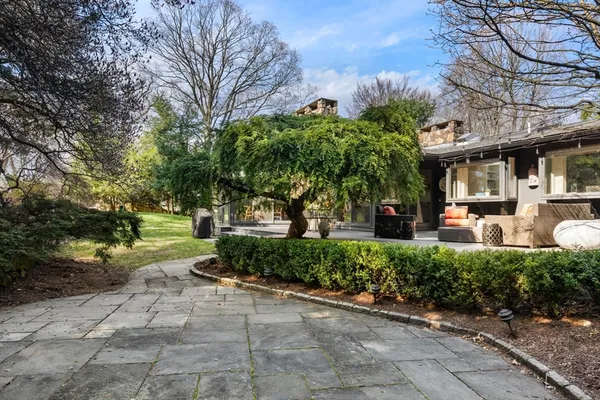 $3,049,000 | 995 Brush Hill Road, Milton, MA 02186