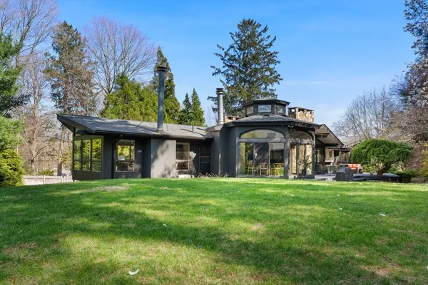 $3,049,000 | 995 Brush Hill Road, Milton, MA 02186