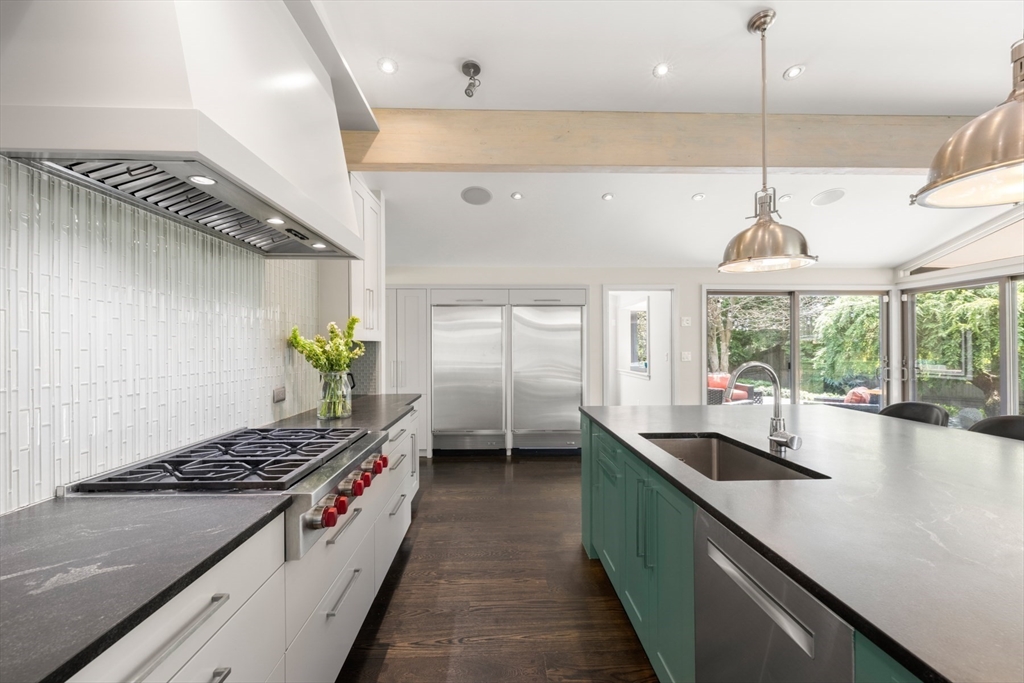 995 Brush Hill Road Milton, MA 02186 - Photo 9 of 42