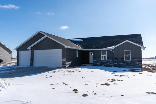 $369,900 | 1255 West Thorn Creek Drive, Hilbert, WI 54129