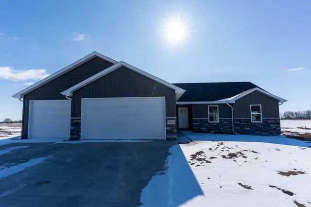 $369,900 | 1255 West Thorn Creek Drive, Hilbert, WI 54129