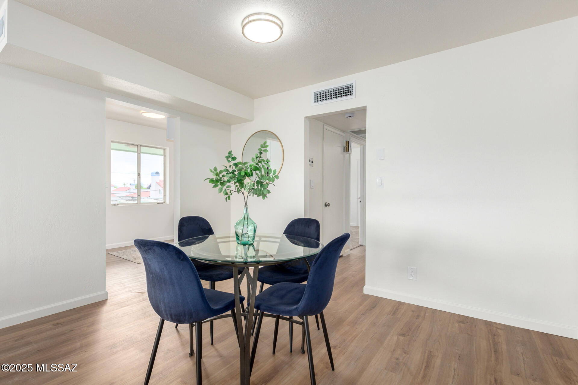 521 North Country Club Road, Unit 67 Tucson, AZ 85716 - Photo 9 of 35 Dining area
