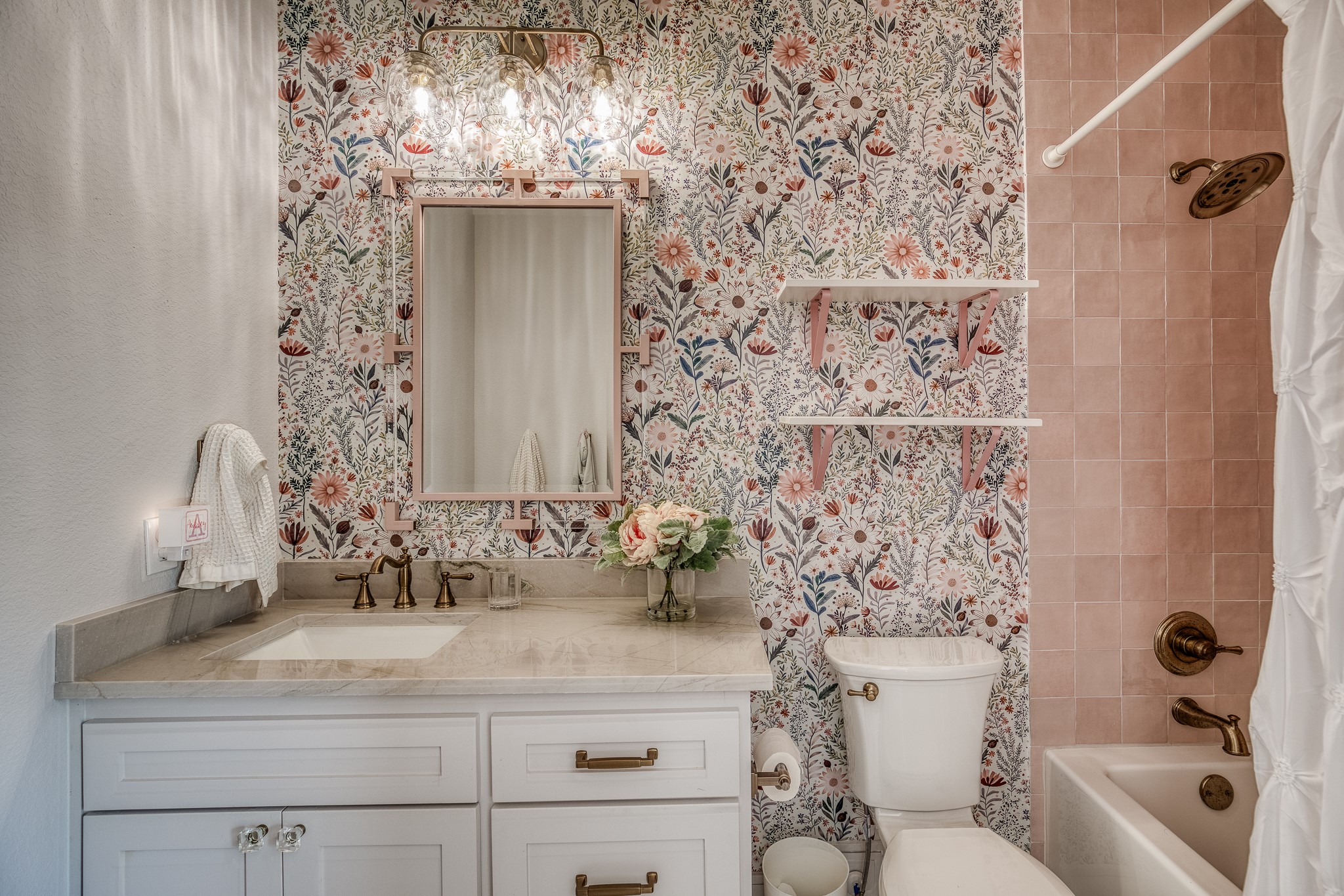40051 Mesquite Hempstead, TX 77445 - Photo 25 of 29 a bathroom with a sink a toilet and shower