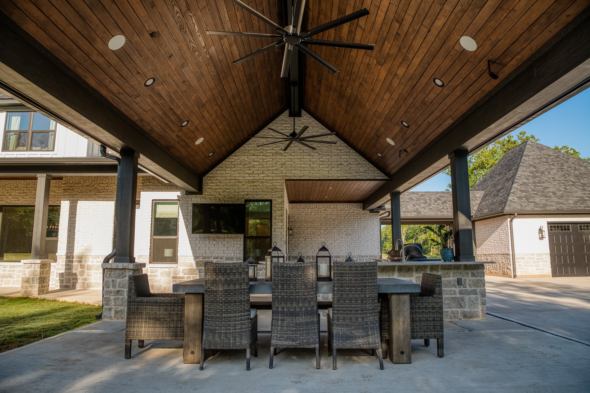 40051 Mesquite Hempstead, TX 77445 - Photo 8 of 29 a view of an outdoor space with seating area