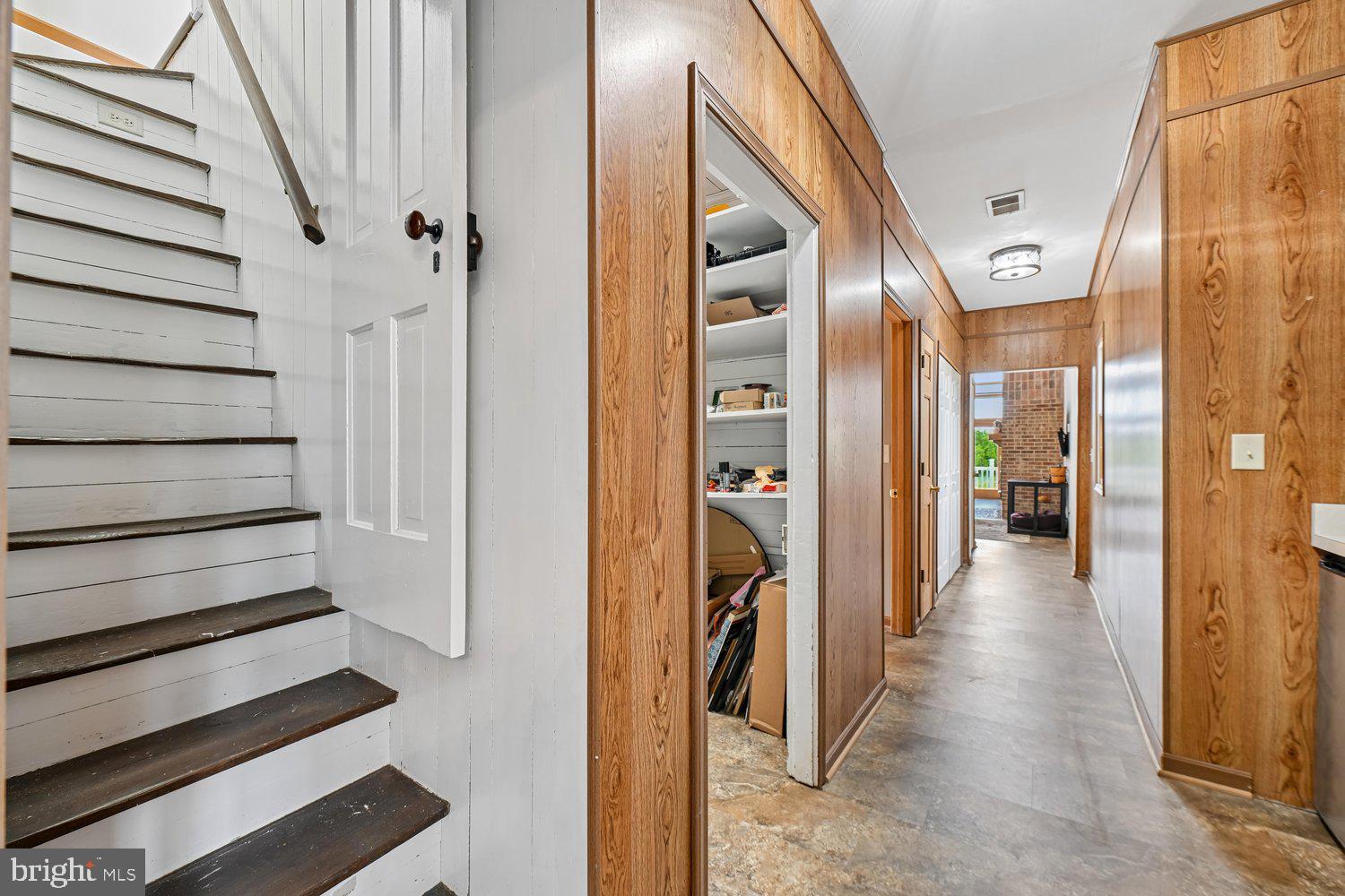 17401 Milltown Landing Road Brandywine, MD 20613 - Photo 43 of 96 Inviting entryway with charming staircase.