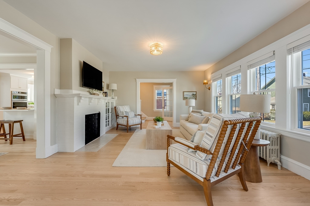 8 Riverside Avenue Gloucester, MA 01930 - Photo 6 of 32
