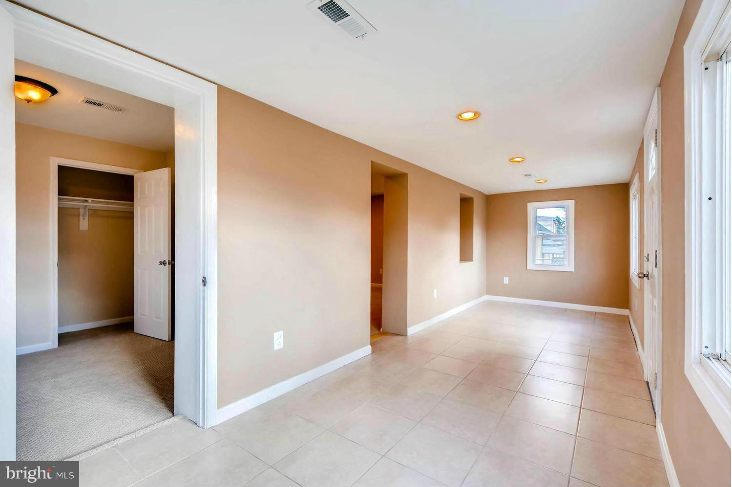 3121 Baybriar Road Baltimore, MD 21222 - Photo 6 of 26 Interior (General)