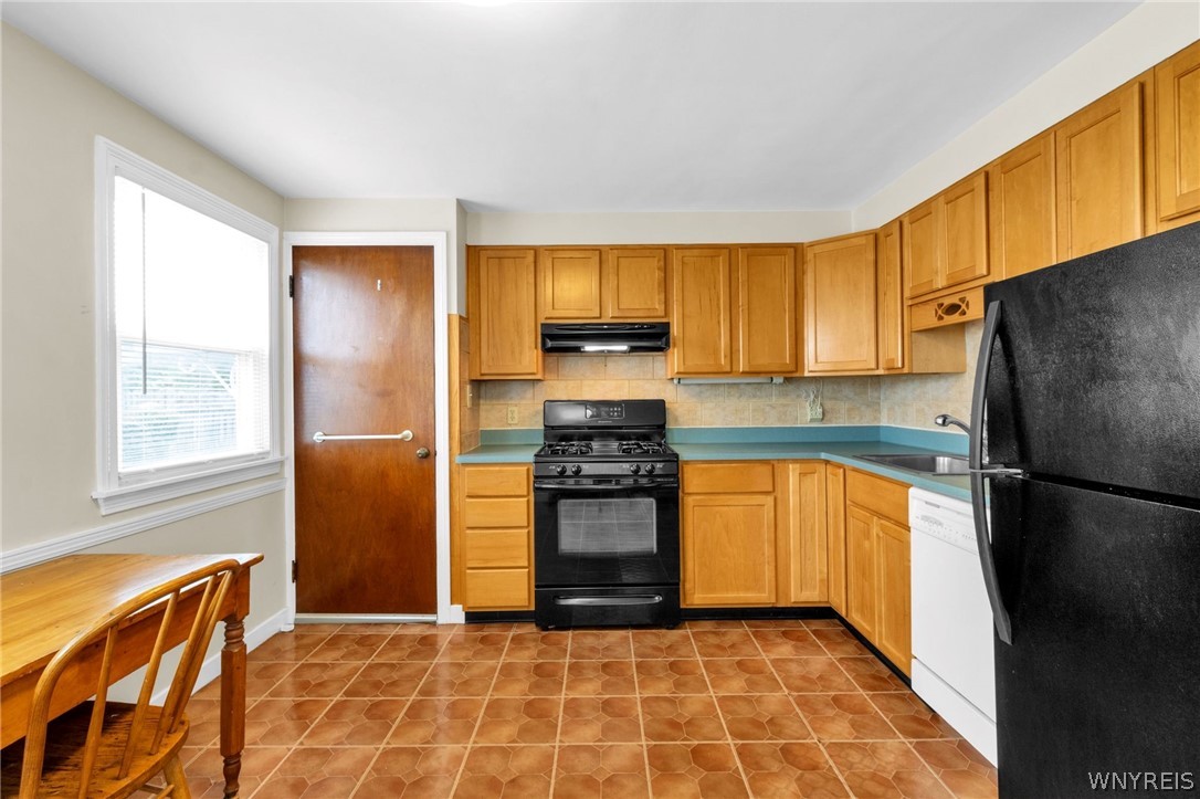 55 Fries Road Tonawanda, NY 14150 - Photo 6 of 38