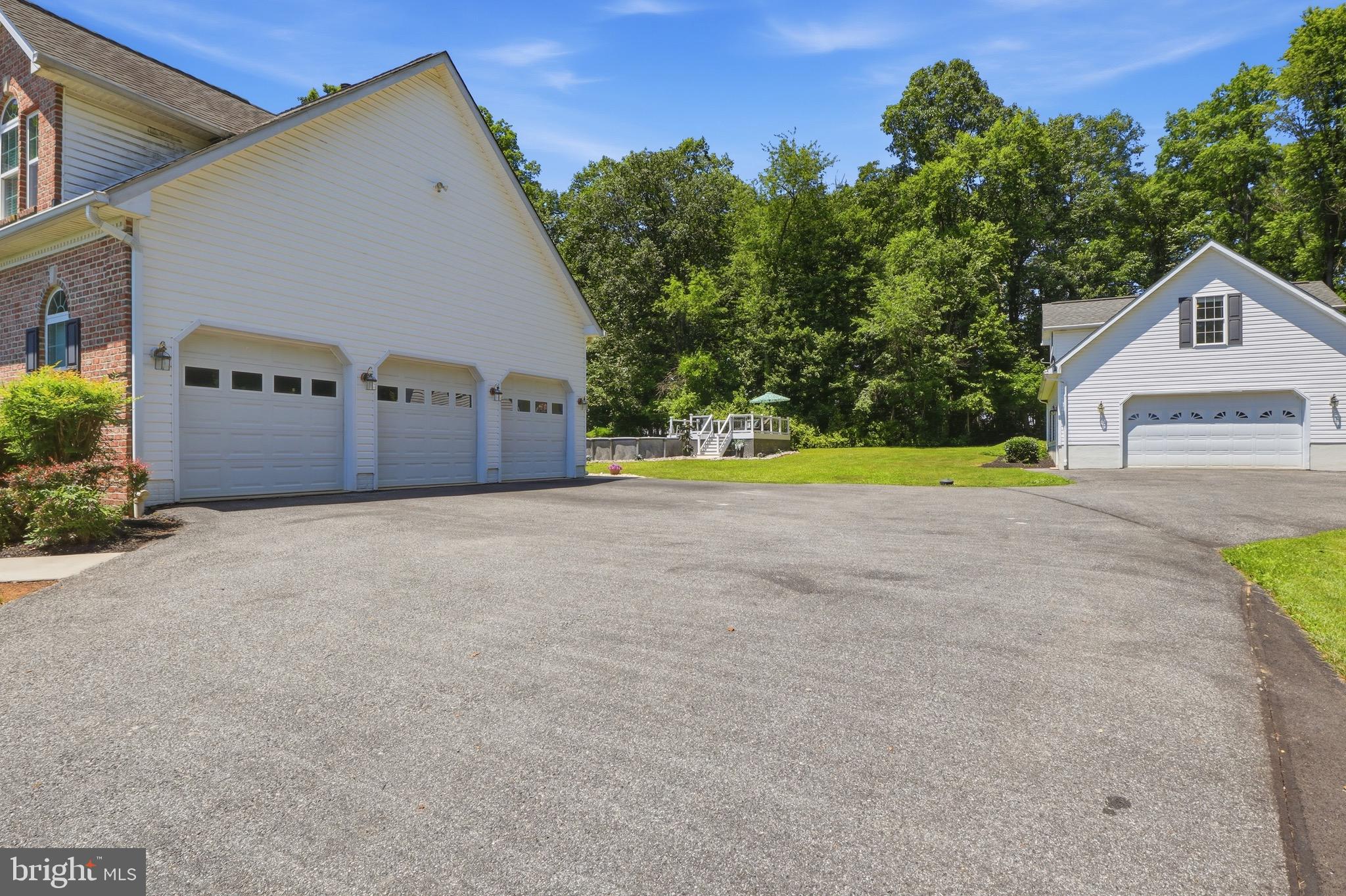 6340 Hunters Ridge Lane Stewartstown, PA 17363 - Photo 9 of 108
