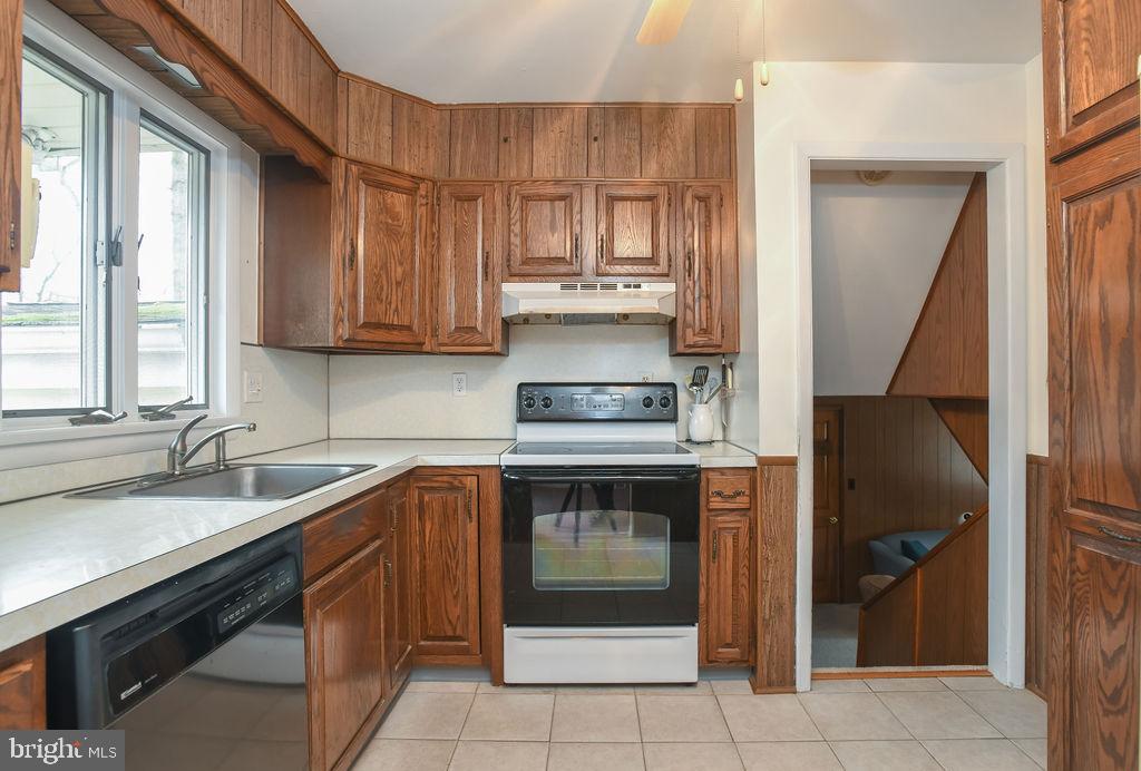 1307 Greenleaf Road Wilmington, DE 19805 - Photo 4 of 20 Gallery Image 4