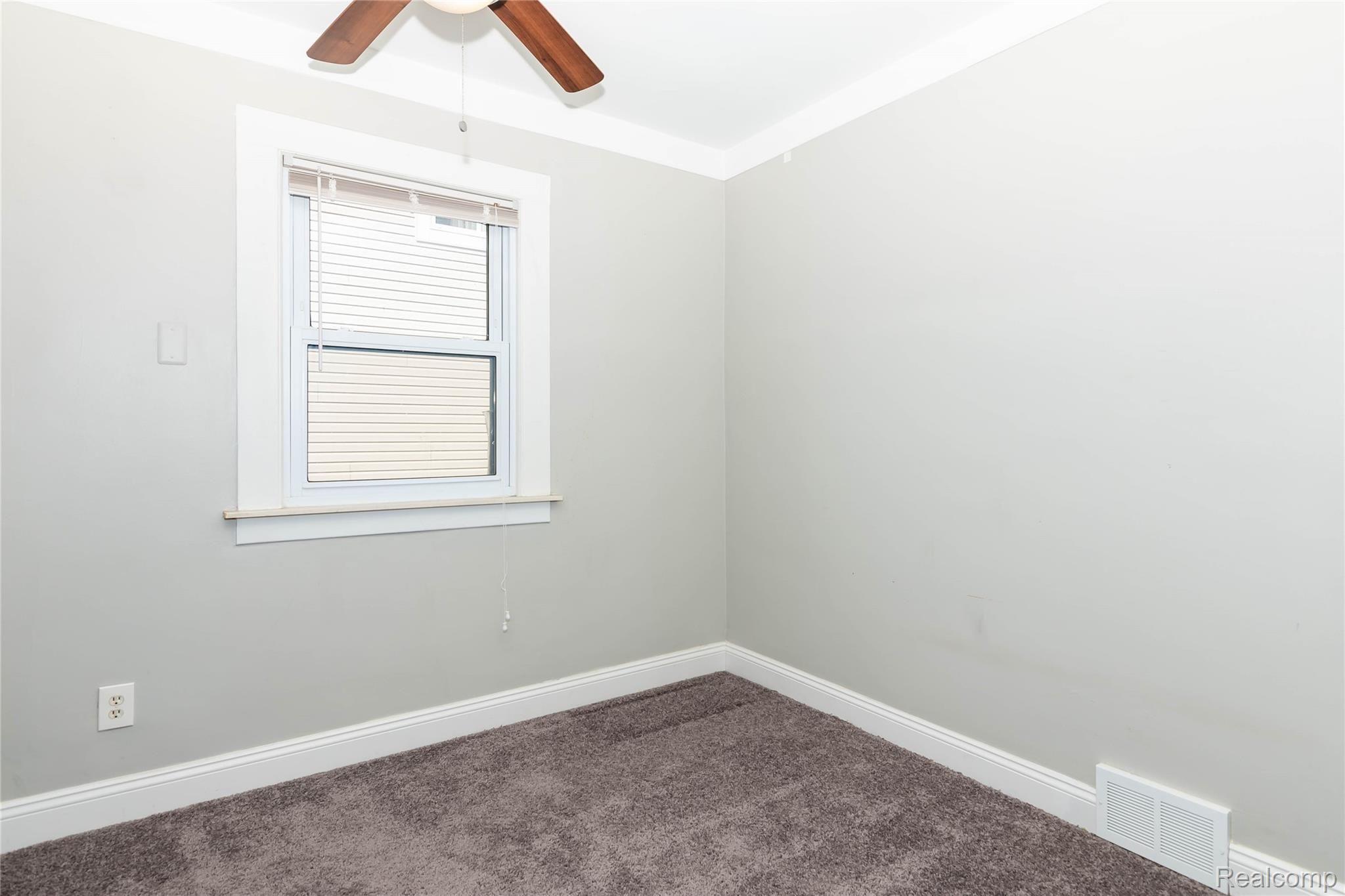 337 Roth Boulevard Clawson, MI 48017 - Photo 14 of 27 Bedroom