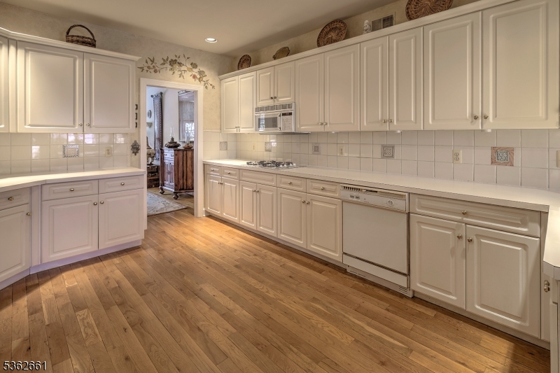 11 Ashington Club Road Far Hills, NJ 07931 - Photo 12 of 40