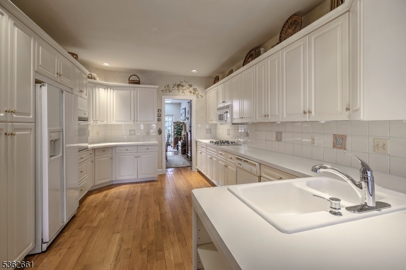 11 Ashington Club Road Far Hills, NJ 07931 - Photo 14 of 40